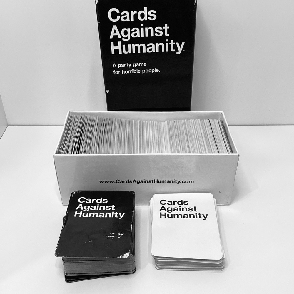 🦄 Cards Against Humanity Party Game - Picture 6 of 7